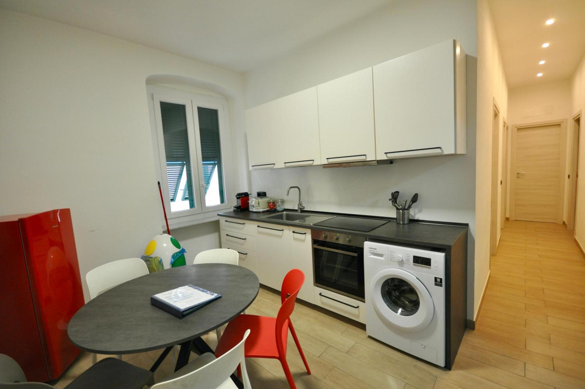 Apartment H2ome Lagaccio 4 Rooms, 2 Bathrooms, Ac, Near Principe Station Genua