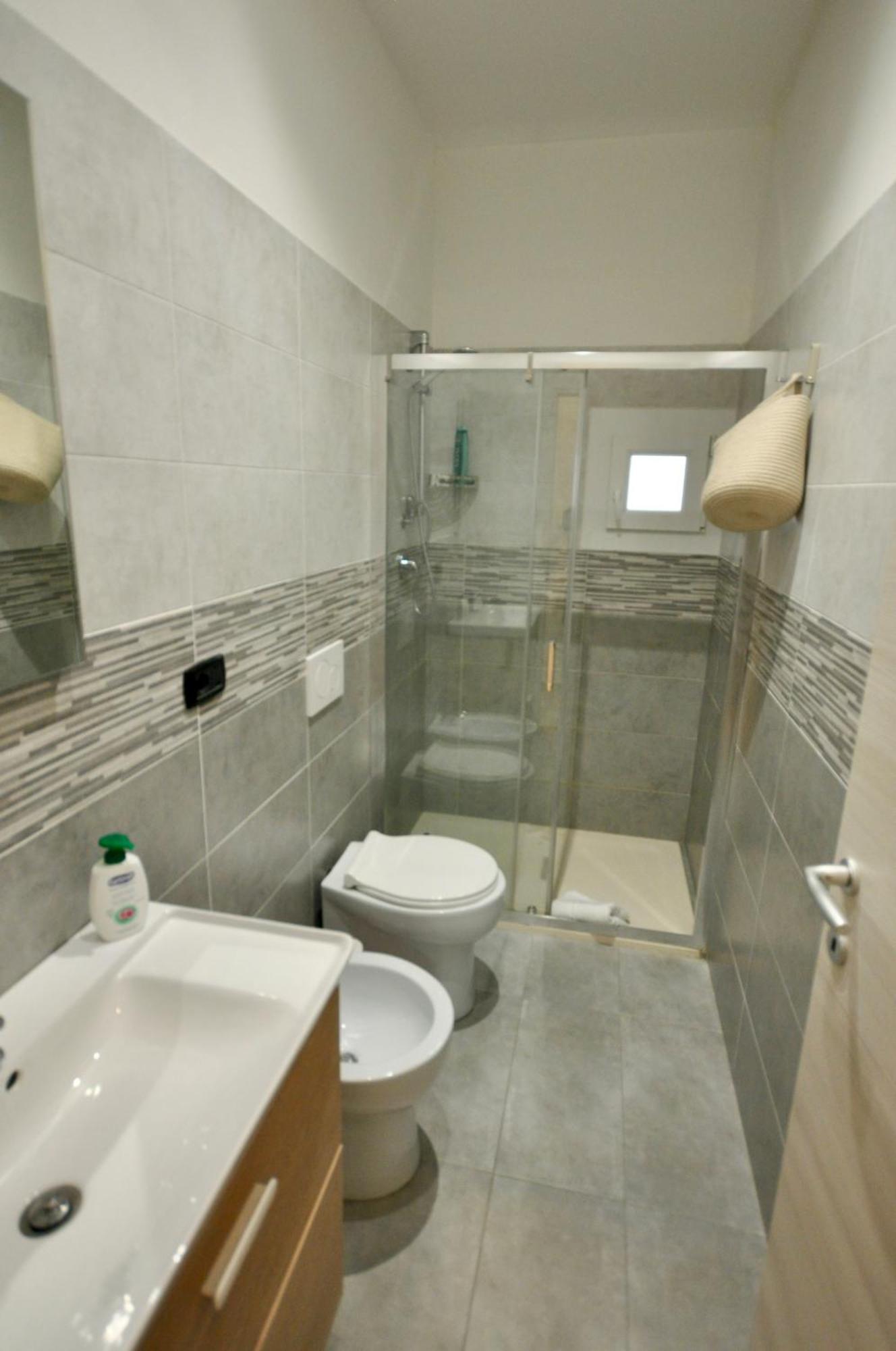 Apartment H2ome Lagaccio 4 Rooms, 2 Bathrooms, Ac, Near Principe Station Genua